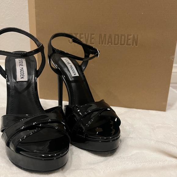 Steve Madden LESSA COGNAC PATENT - Picture 4 of 13